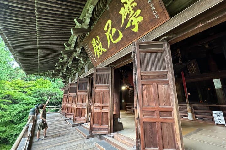 Himeji: Private Guided Tour of Himeji Castle and Engyoji Temple — photo 6