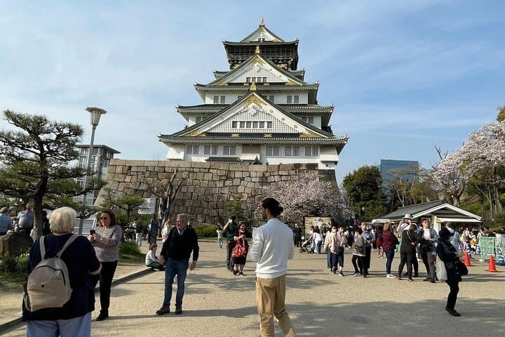 Guided Tour of Osaka Castle and Osaka Historical Museum — photo 3