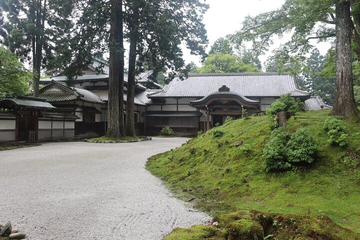 Kyoto: Private Tour of World Heritage Enryakuji and Monk's Town — photo 4