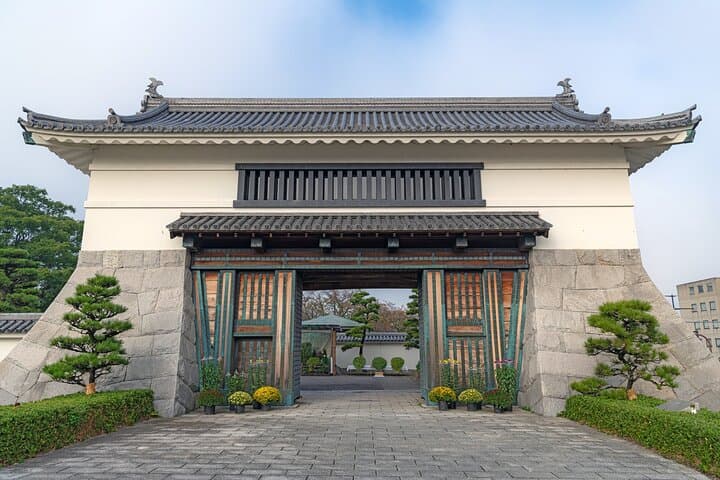 Tokyo, Edo Castle & East Garden of the Imperial Palace Tour — photo 3