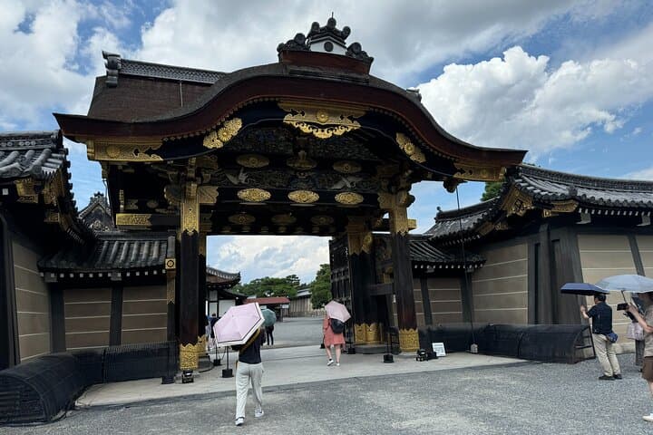 Kyoto: Nijo Castle, Noble Architecture and Gardens Guided Tour — photo 2