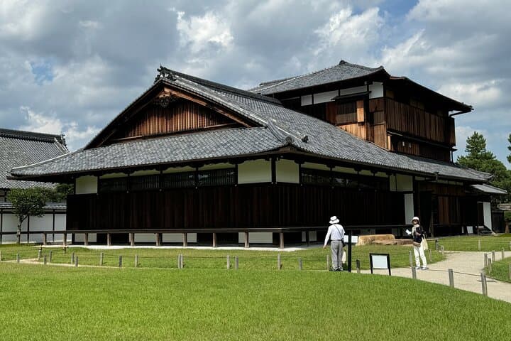 Kyoto: Nijo Castle, Noble Architecture and Gardens Guided Tour — photo 17