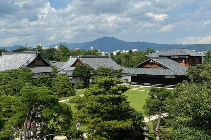 Kyoto: Nijo Castle, Noble Architecture and Gardens Guided Tour — photo 18