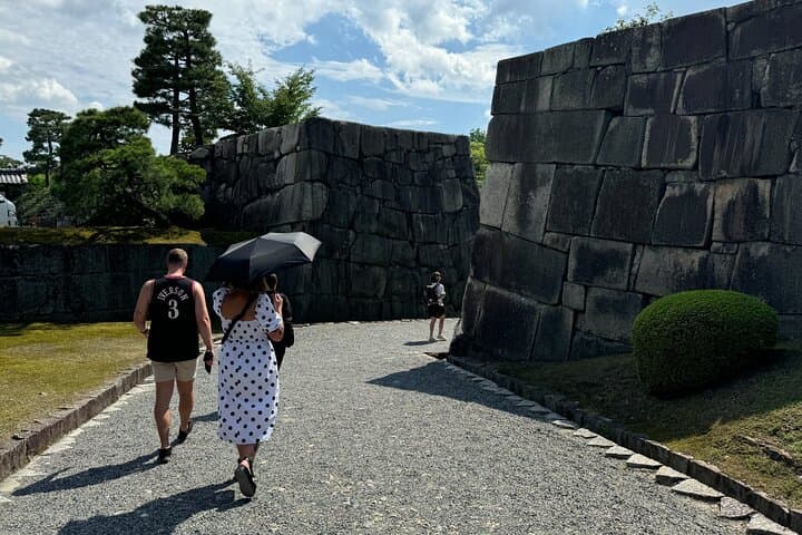 Kyoto: Nijo Castle, Noble Architecture and Gardens Guided Tour — photo 5