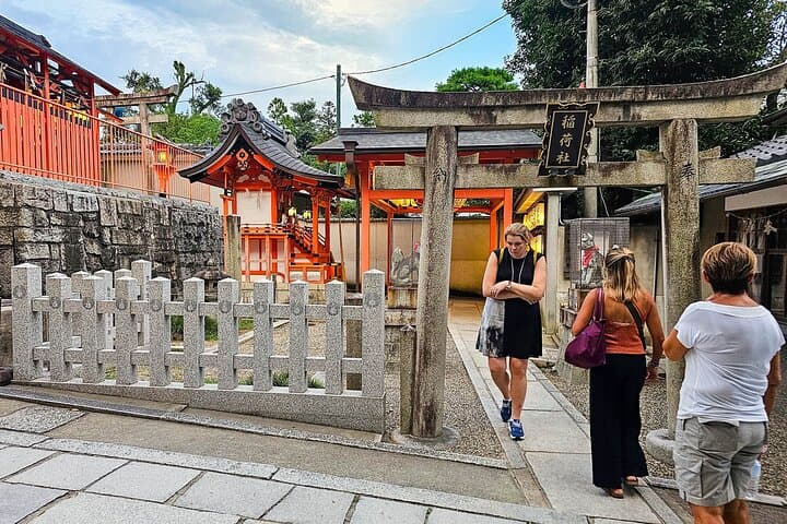 Kyoto Gion Night Walk & Geisha District Guided Tour — photo 16
