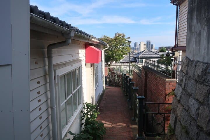 Kobe Trip from Osaka with Garden Walk Wagyu Lunch and Sake Tour — photo 5