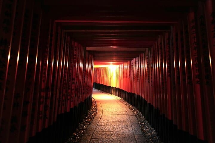 Kyoto Fushimi Inari Night Walking Tour — photo 11