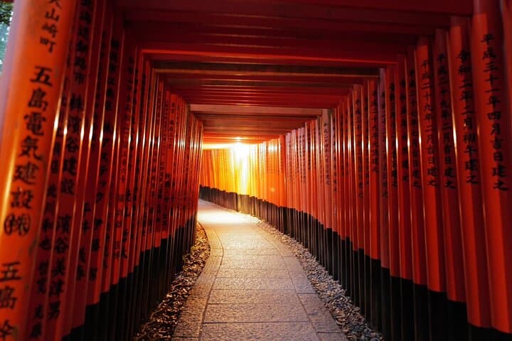 Kyoto Fushimi Inari Night Walking Tour — photo 14