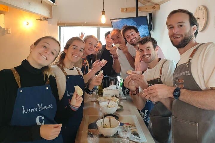 Ramen & Dumpling Cooking in Tokyo with Chef/Vegan possible — photo 18