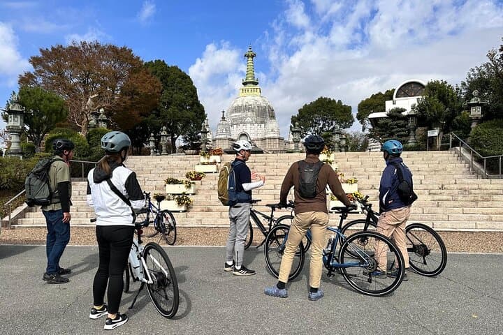 Ride around the Castle, Slurp Like a Local — photo 7