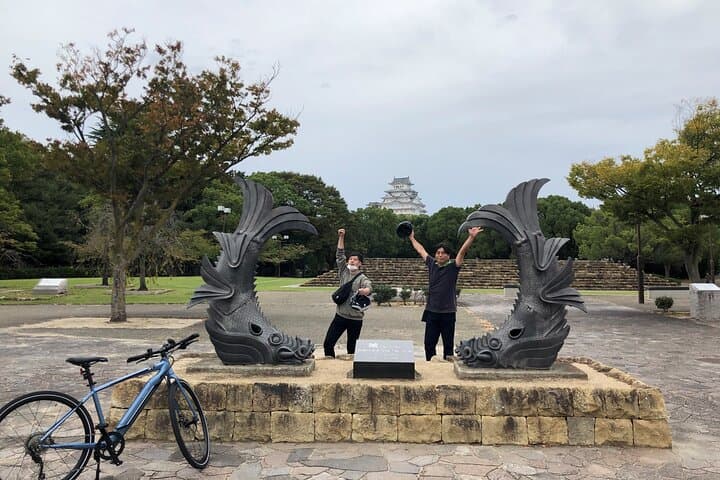 Ride around the Castle, Slurp Like a Local — photo 9