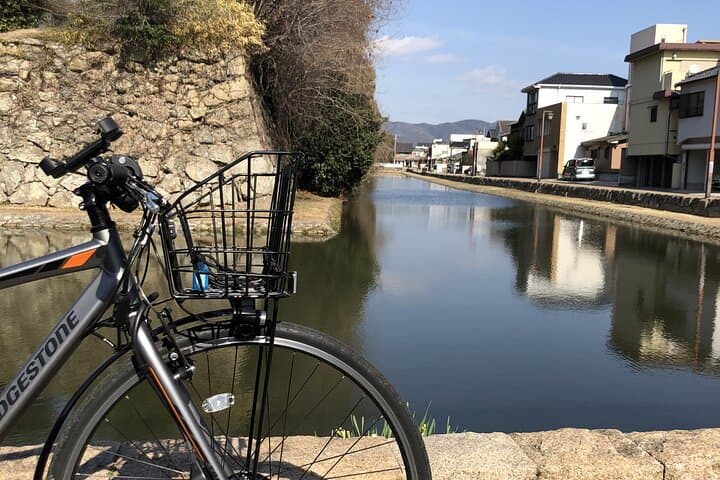 Ride around the Castle, Slurp Like a Local — photo 10