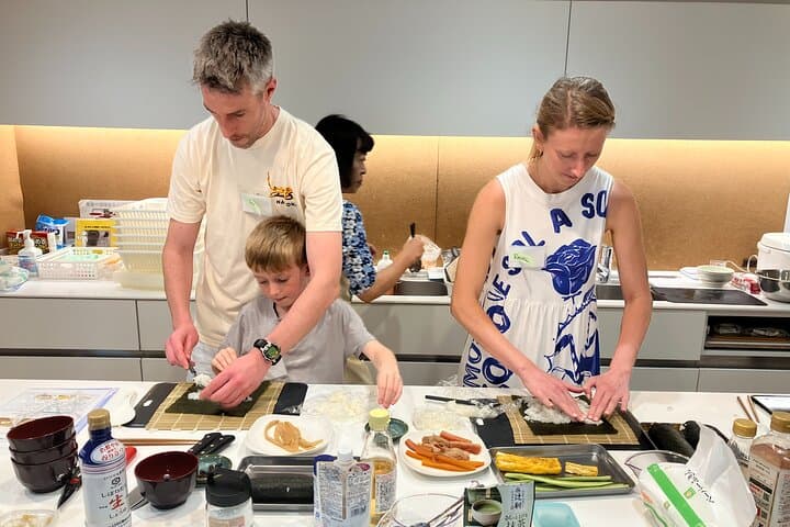 Tokyo 7hr Private Guided Tour & Sushi Roll Making Experience — photo 3