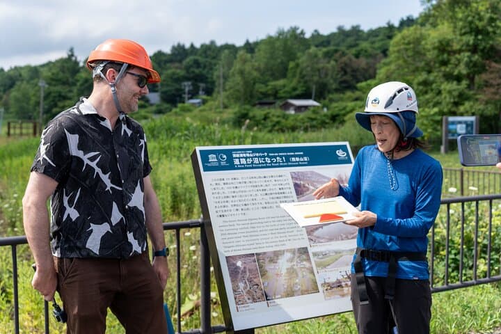 Guided Hiking on Active Volcano in Toya-Usu UNESCO Global Geopark — photo 5