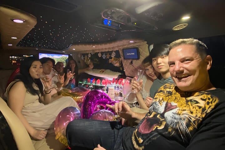 Osaka Limousine Photoshoot & Party Tour — photo 12
