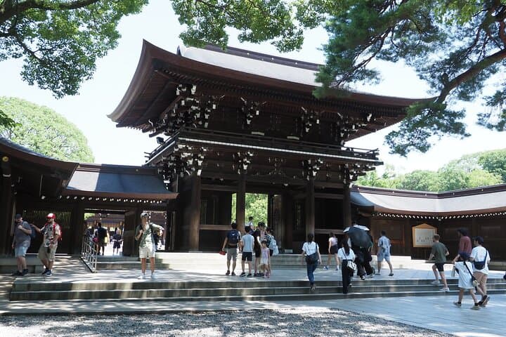 Aoyama Art Museum Tour from Tokyo — photo 2