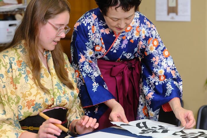 Tokyo Shinagawa Experience Calligraphy Wearing a Kimono or Samue — photo 7