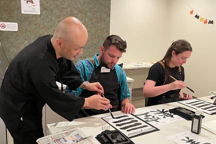 Japanese Calligraphy Experience in Osaka — photo 12