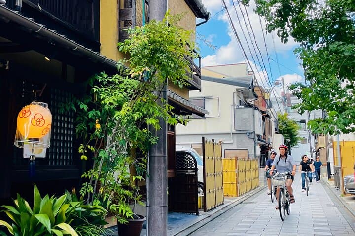 Pedal Adventure Kyoto's iconic landmarks on an e-bike tour — photo 7