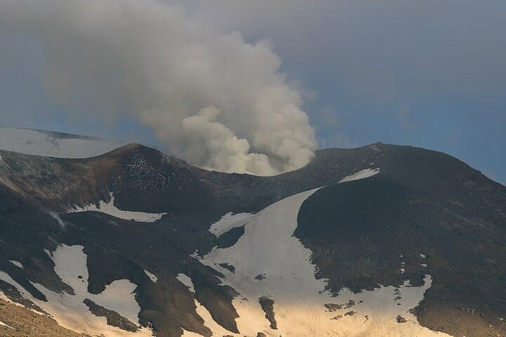 Mt. Tokachi Private Trekking Tour with Spectacular mountain view — photo 3