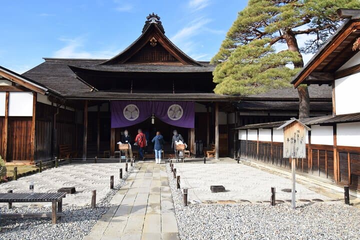 Takayama and Shirakawa go Japan Scenic Tour from Kanazawa — photo 6