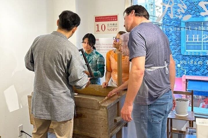 Tokyo 5hr Private Guided Tour & Washi Papermaking — photo 2