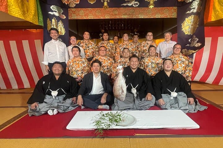 Sumo Practice Viewing Guided Tour and Photo with Sumo Wrestlers — photo 5