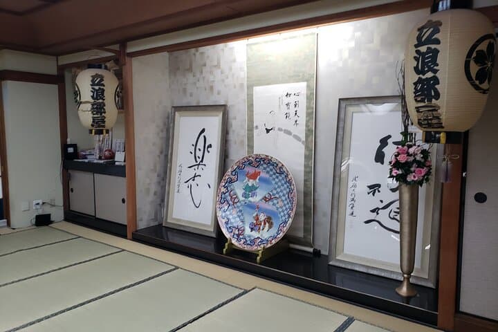 Sumo Practice Viewing Guided Tour and Photo with Sumo Wrestlers — photo 13