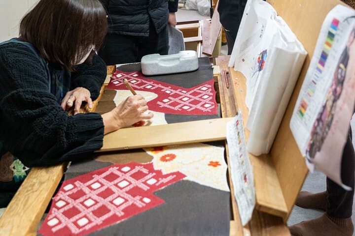 Private Guided Tour to Kimono Factory in Tokamachi — photo 7