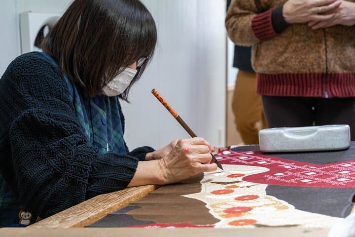 Private Guided Tour to Kimono Factory in Tokamachi — photo 9