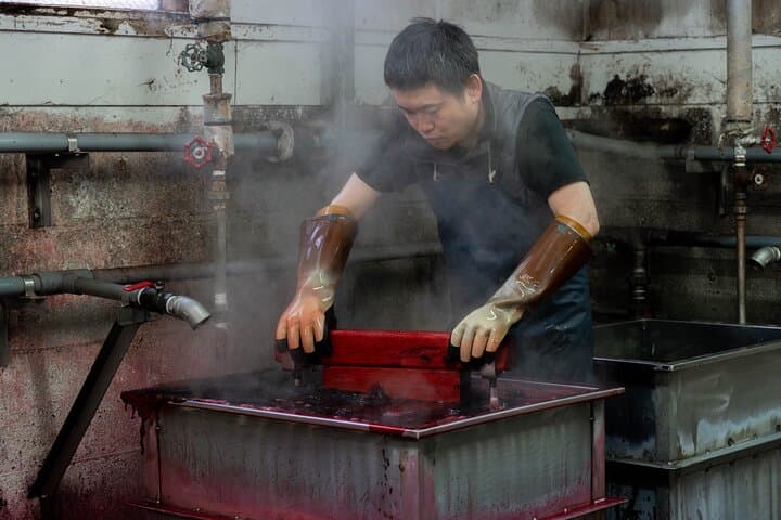 Private Guided Tour to Kimono Factory in Tokamachi — photo 13