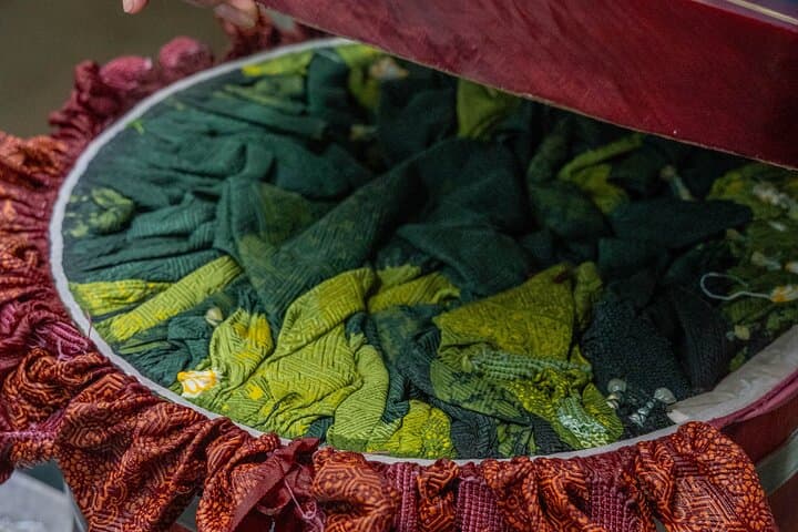 Private Guided Tour to Kimono Factory in Tokamachi — photo 14