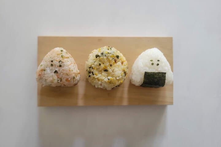 Kamakura Small Group Onigiri making and Sake Tasting in Sake Bar — photo 4