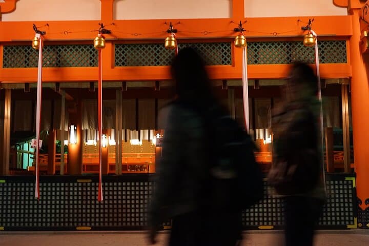 Kyoto Night Walking Guided Tour at Fushimi Inari Shrine — photo 2