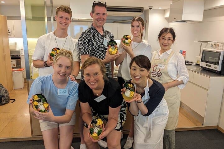 Making a bento box with cute character look in Japan — photo 4