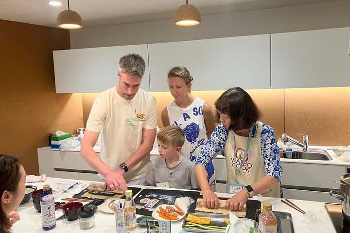 Sushi Roll and Side Dish Cooking Experience in Tokyo — photo 3