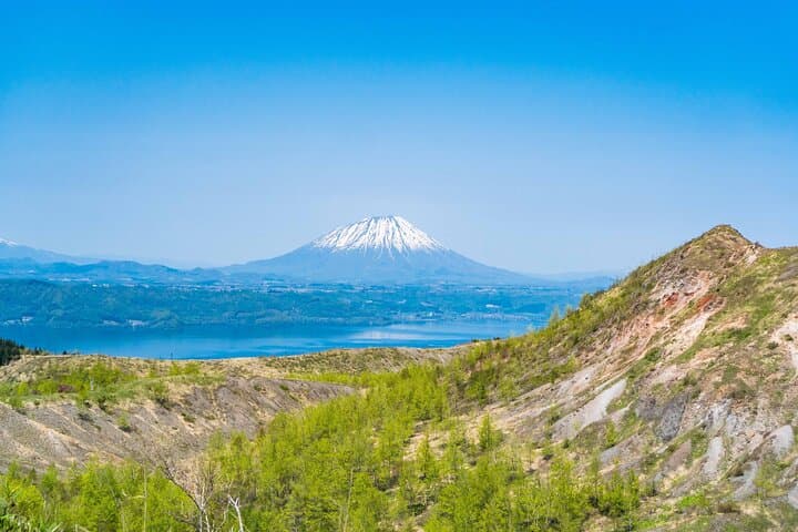 Hike Mt. Usu and visit Lake Toya Day Tour — photo 10