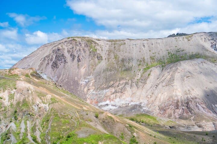 Hike Mt. Usu and visit Lake Toya Day Tour — photo 5