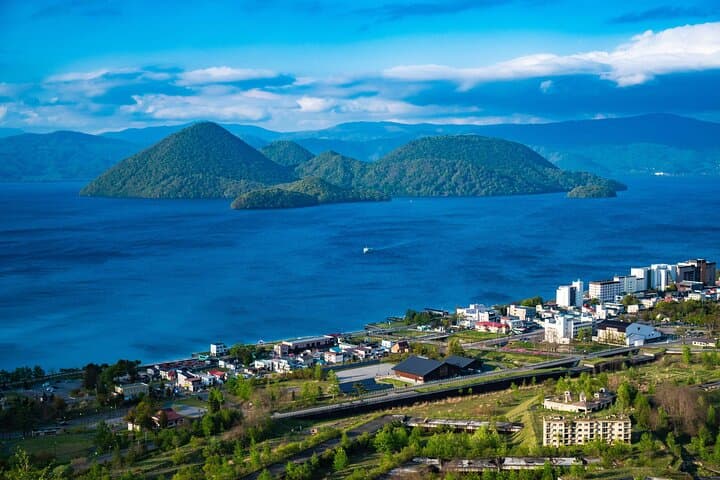 Hike Mt. Usu and visit Lake Toya Day Tour — photo 8