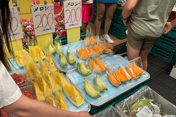 1.5 Hour Food Tour at the Kuromon Market in Osaka — photo 7