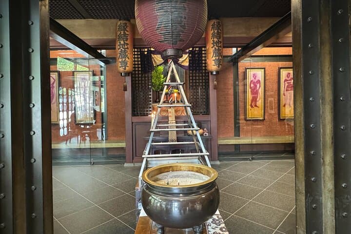 Osaka Oldest Buddhist District Tour - Shitennoji & Isshinji — photo 17