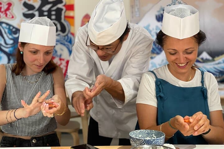 Tokyo Sushi Making Class in Tsukiji with Professional Chef — photo 19
