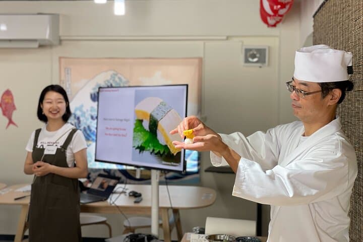 Tokyo Tsukiji Fish Market Tour & Sushi Making class with Pro Chef — photo 17