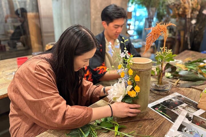Japanese flower arranging (Ikebana) Experience/Workshop in Tokyo — photo 8