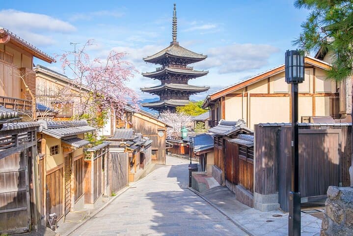 Kyoto Full day Tour Kinkakuji, Kiyomizu-dera and Fushimi Inari — photo 8