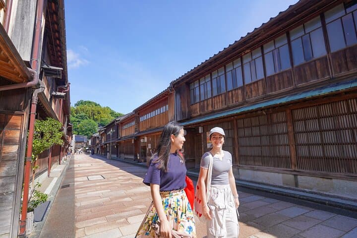 Kanazawa Highlights, Curated: Gardens, Craft & Geisha District — photo 17