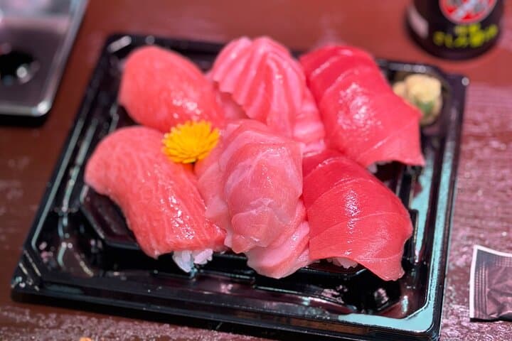 Tokyo Tsukiji Fish Market Food and Walking Tour — photo 3