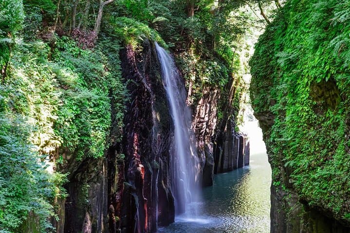 Takachiho Gorge & Kamishikimi Kumanoimasu Shrine Hiking Day Tour — photo 9