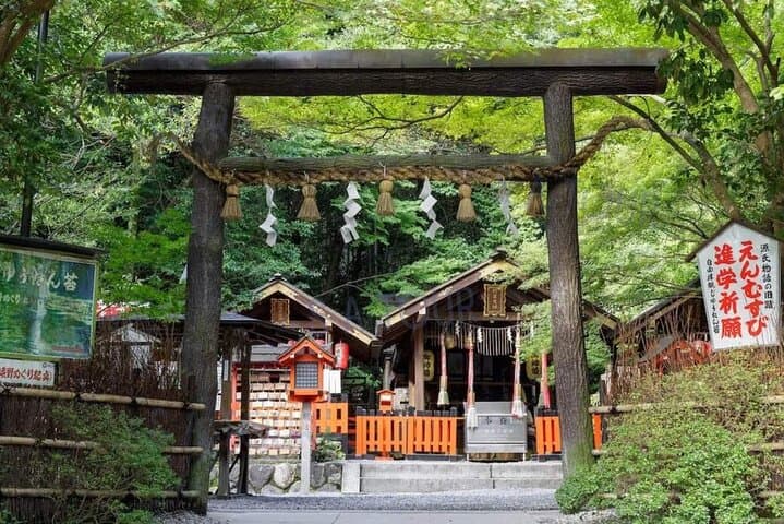 Katsuo-ji, Minoo Falls, Todai-ji, Arashiyama & Nara Park Day Tour — photo 3