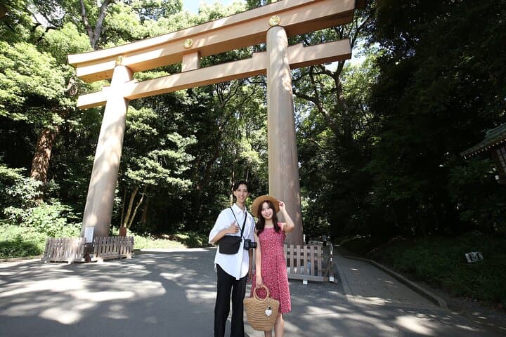 Aoyama Art Museum Tour from Tokyo — photo 1